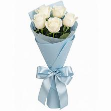 Букет 5 Белых роз Проуд в Гиагинском