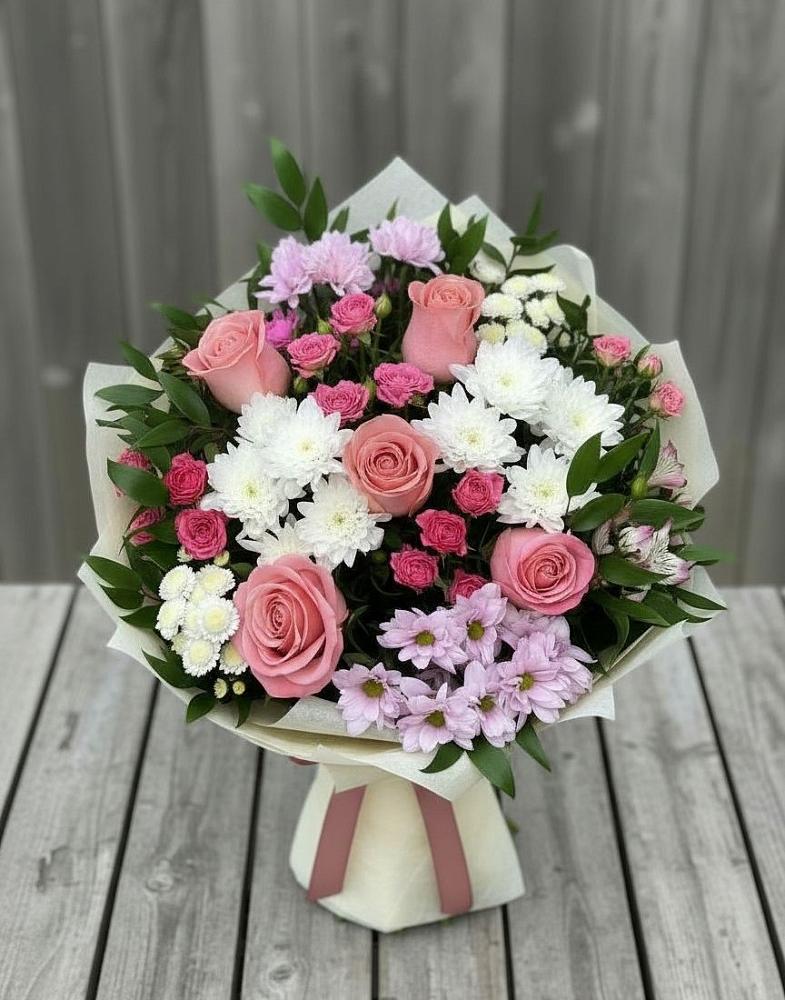 Букет цветов из: Альстромерии, Гвоздики, Розы и Хризантемы в Гиагинском