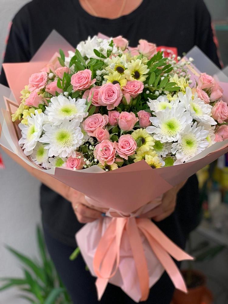 Букет цветов из: Розы и Хризантемы в Гиагинском