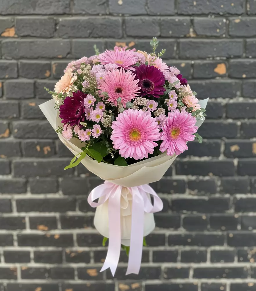 Букет цветов из: Герберы и Хризантемы в Гиагинском