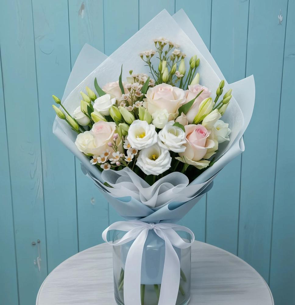 Букет цветов из: Розы и Лизиантусы в Гиагинском