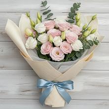 Букет цветов из:  Лизиантусы в Гиагинском