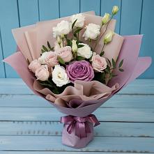 Букет цветов из:  Розы и Лизиантусы в Гиагинском