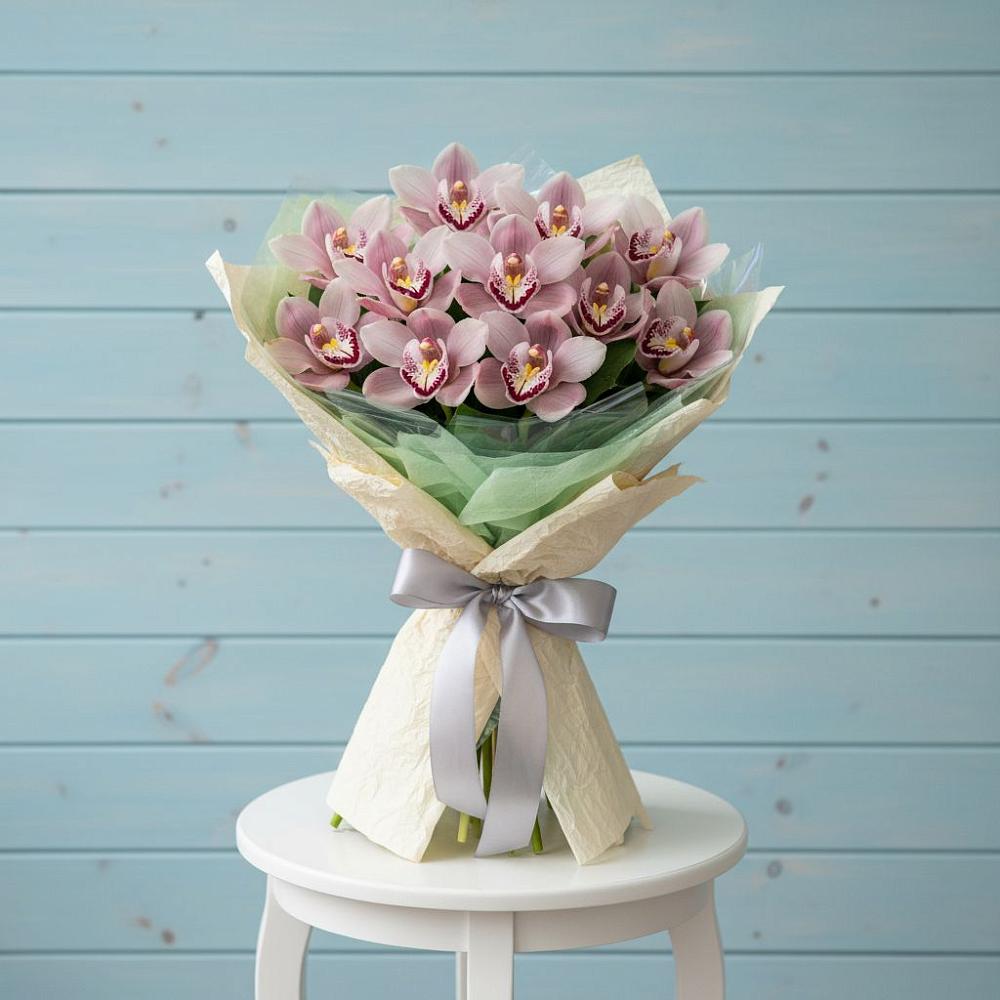 Букет цветов из: Орхидеи и Розы в Гиагинском