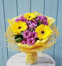 Букет цветов из:  Хризантемы и Герберы в Гиагинском