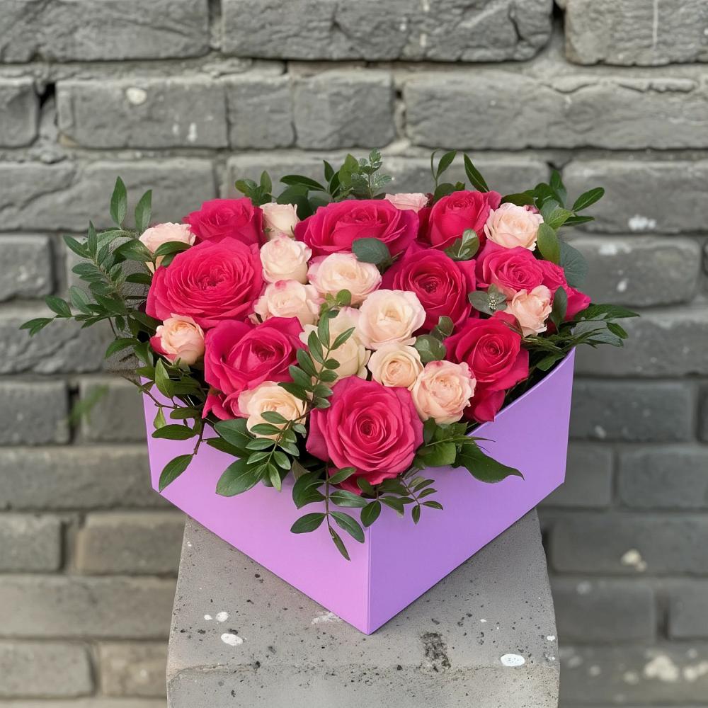 Цветочная композиция из Розы в коробке в Гиагинском