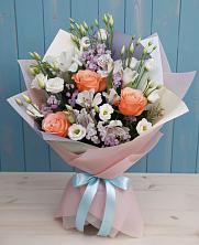 Букет цветов из:  Лизиантусы, Розы, Альстромерии и Гипсофила в Гиагинском