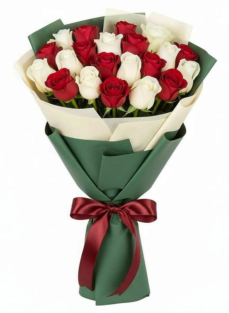 Букет Микс из красных и белых роз в Гиагинском