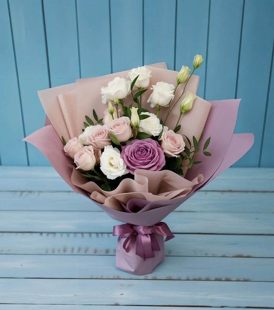 Букет цветов из: Розы и Лизиантусы в Гиагинском